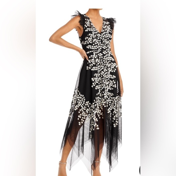 BCBGMaxAzria Dresses & Skirts - BCBGmaxazria embroidered Tulle Gown | formal